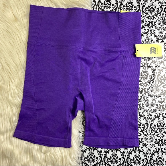 NWT All in Motion : size XL : purple high waist 6” seamless core workout shorts - Picture 3 of 15